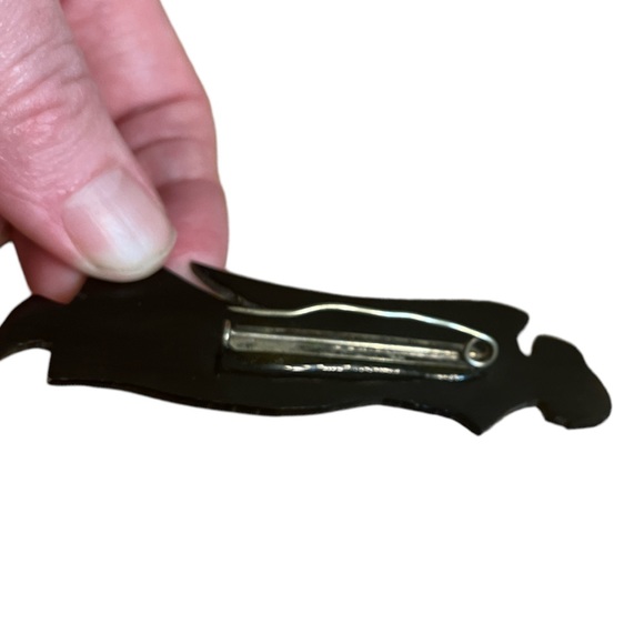 C Clasp Celluloid Greek Mythology Winged Lady Black Etched Brooch - Picture 4 of 5